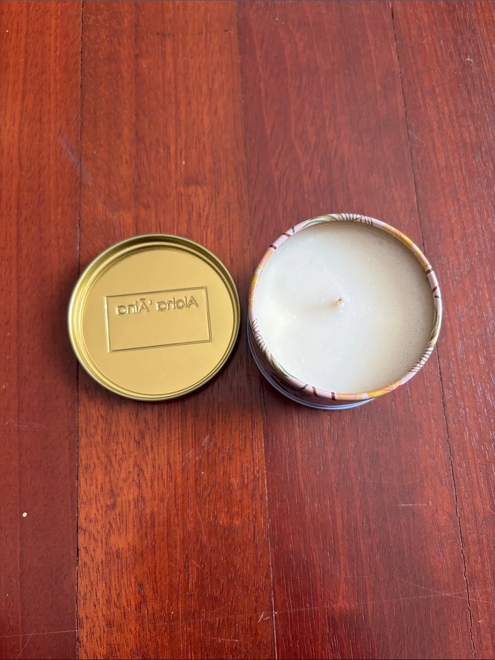 Coconut Milk Aromatherapy Candle — White & Gold